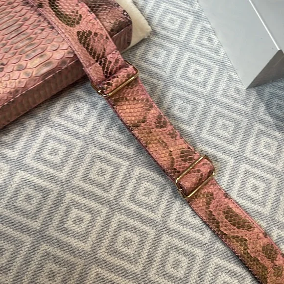 Taxidermy python bag - Picture 8 of 8